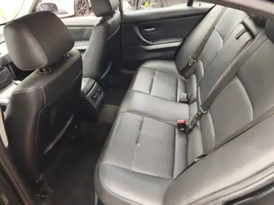 BMW 318 2010 - 8900 EUR, 360000 km - AUTO.MOTO.pt - 360000km - foto 17 de 27