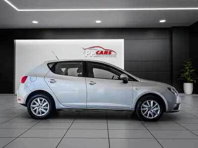 SEAT Ibiza 2015 - 11950 EUR, 80000 km - AUTO.MOTO.pt - 80000km - foto 52 de 60