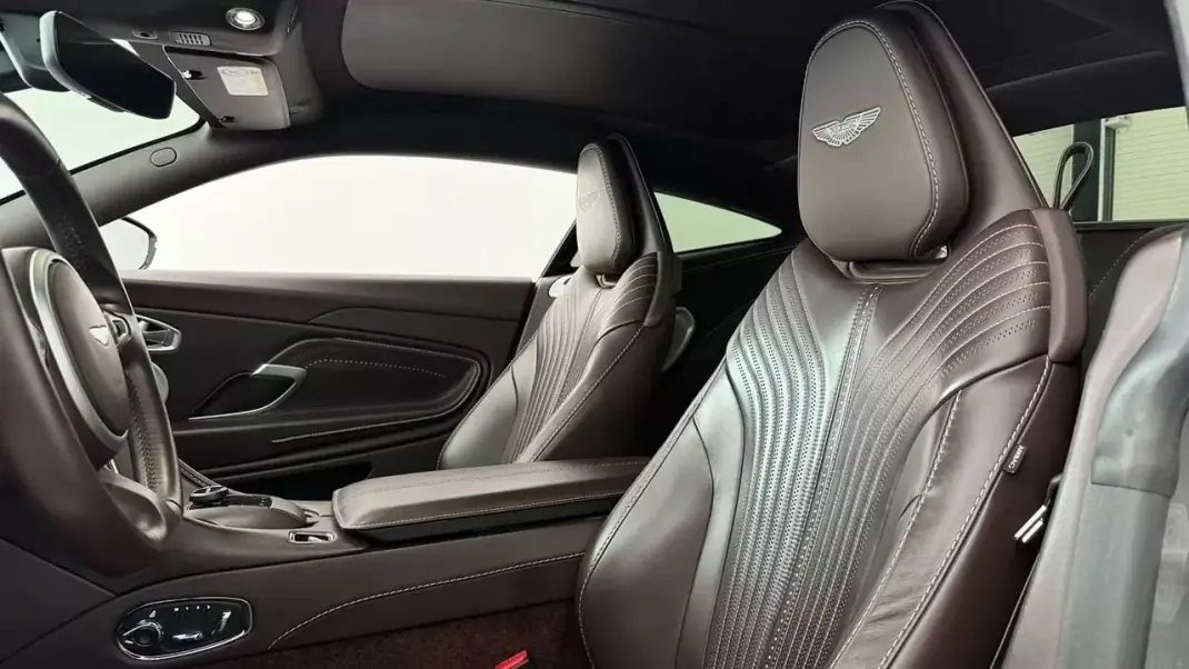 Aston Martin DB11 Coupé 2020 - 149990 EUR, 48409 km - 48409km - foto 28 de 38