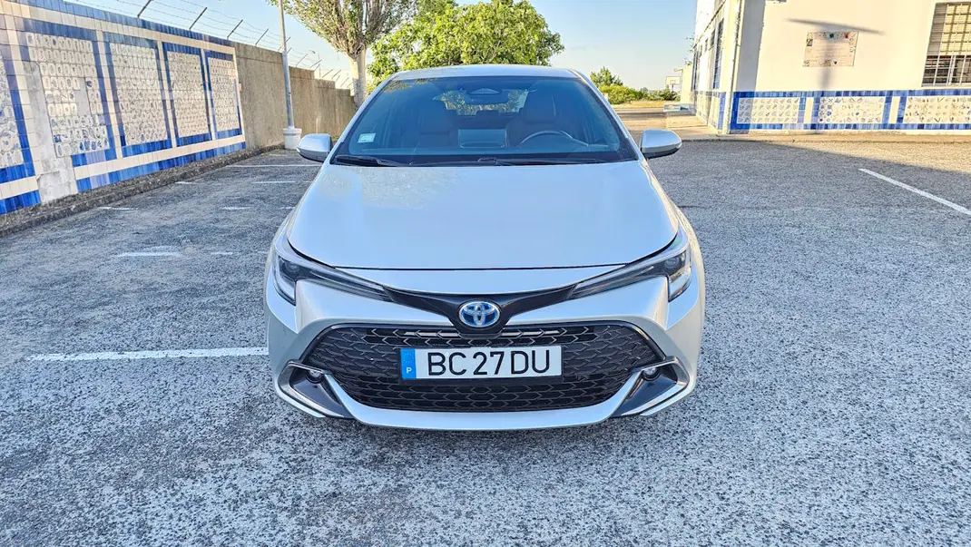 Toyota Corolla 2023 - 25900 EUR, 52000 km - AUTO.MOTO.pt - 52000km - foto 7 de 14