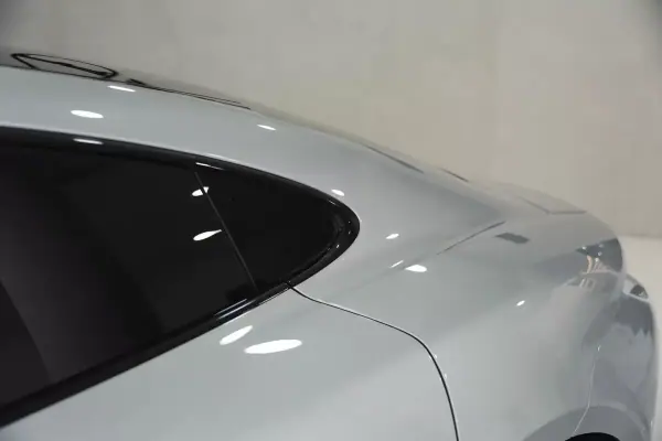Porsche Taycan 2020 - 64950 EUR, 55941 km - AUTO.MOTO.pt - 55941km - foto 10 de 52