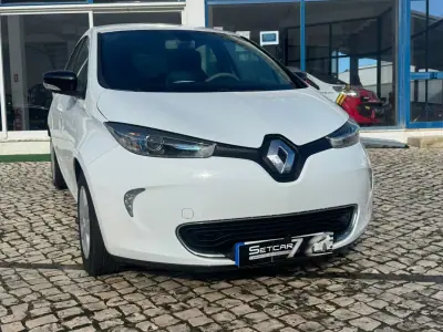 Renault Zoe 2016 - 8990 EUR, 85000 km - AUTO.MOTO.pt - 85000km - foto 3 de 18