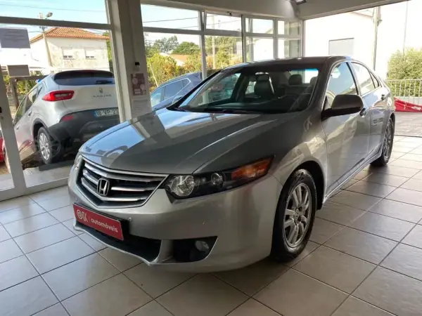 Honda Accord 2009 - 9250 EUR, 266508 km - AUTO.MOTO.pt - 266508km - foto 5 de 34