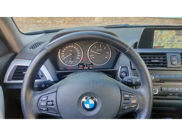 BMW 116 2013 - 7950 EUR, 323362 km - AUTO.MOTO.pt - 323362km - foto 10 de 15