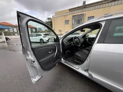 Renault Mégane Sport Tourer 2014 - 7750 EUR, 250000 km - AUTO.MOTO.pt - 250000km - foto 25 de 47