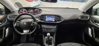 Peugeot 308 SW 2016 - 9490 EUR, 123000 km - AUTO.MOTO.pt - 123000km - foto 16 de 27