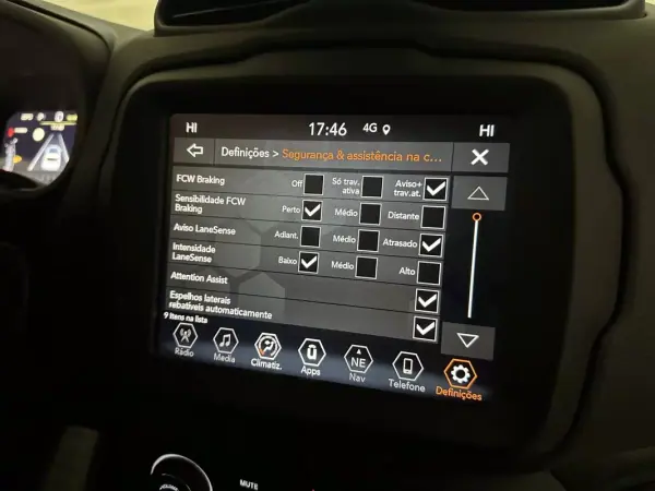 Jeep Renegade 2022 - 23950 EUR, 10796 km - AUTO.MOTO.pt - 10796km - foto 18 de 37