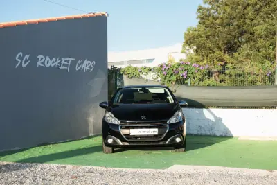 Peugeot 208 2018 — photo 2 of 29