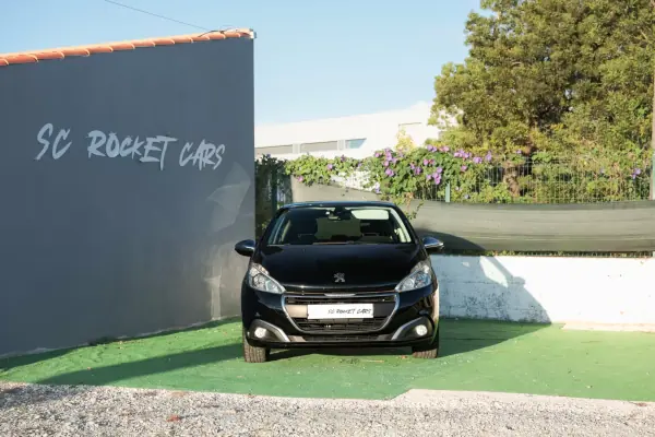 Peugeot 208 2018 — photo 2 of 29