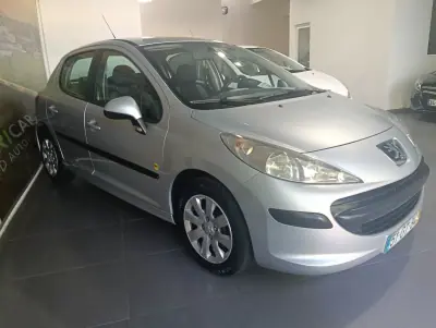 Peugeot 207 2008 - 4990 EUR, 139000 km - AUTO.MOTO.pt - 139000km - foto 5 de 16