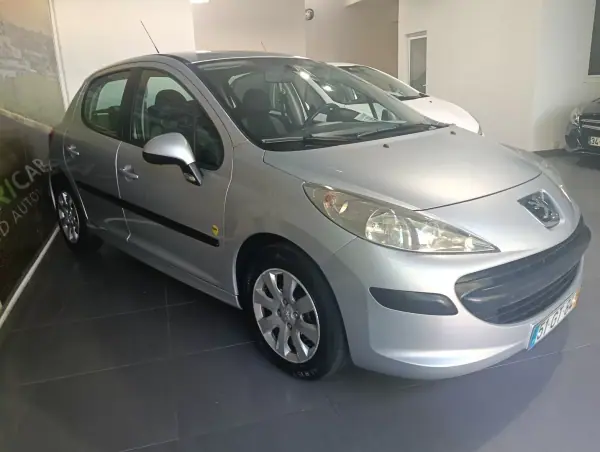 Peugeot 207 2008 - 4990 EUR, 139000 km - AUTO.MOTO.pt - 139000km - foto 5 de 16