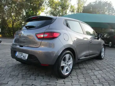 Renault Clio 2014 - 9750 EUR, 81000 km - foto 6 de 22