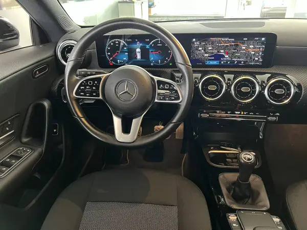 Mercedes-Benz CLA 180 2020 - 24600 EUR, 100563 km - AUTO.MOTO.pt - 100563km - foto 9 de 25