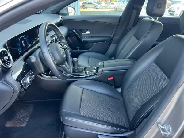 Mercedes-Benz CLA 180 2020 - 27250 EUR, 65812 km - AUTO.MOTO.pt - 65812km - foto 12 de 21