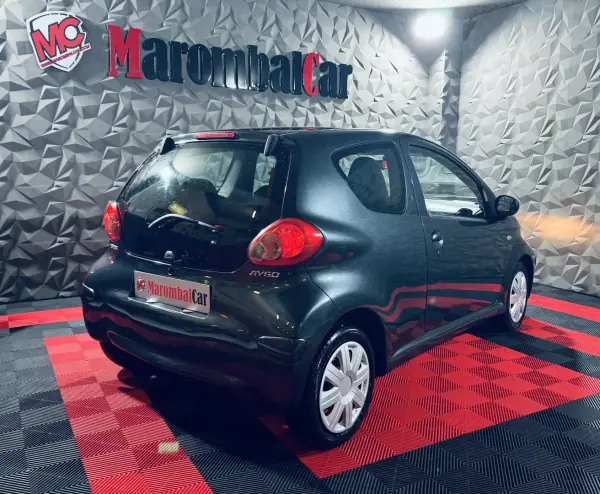Toyota Aygo 2005 - 3990 EUR, 93218 km - AUTO.MOTO.pt - 93218km - foto 10 de 20