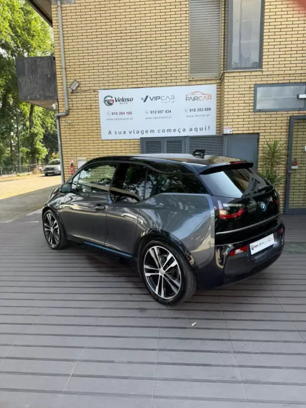 BMW i3 2020 - 21900 EUR, 128400 km - AUTO.MOTO.pt - 128400km - foto 3 de 13