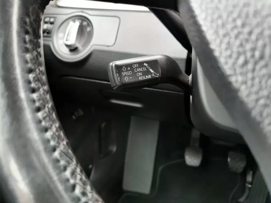 Volkswagen Passat 2012 - 8490 EUR, 296803 km - AUTO.MOTO.pt - 296803km - foto 25 de 27