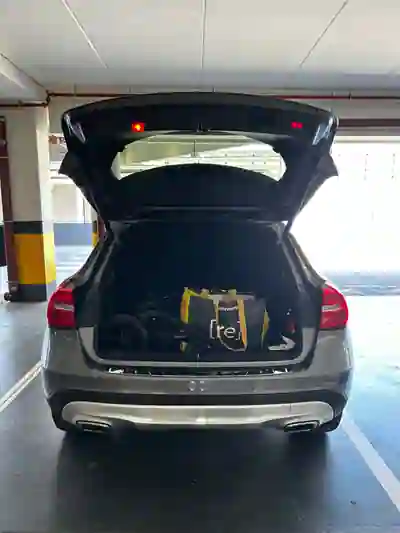 Mercedes-Benz GLA 180 2015 - 18750 EUR, 235000 km - AUTO.MOTO.pt - 235000km - foto 9 de 15