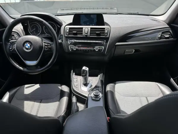 BMW 118 2015 - 16000 EUR, 220000 km - AUTO.MOTO.pt - 220000km - foto 28 de 65