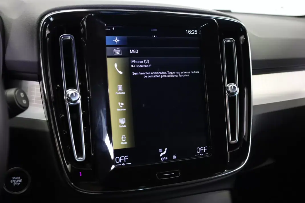 Volvo XC 40 2022 - 28990 EUR, 98750 km - AUTO.MOTO.pt - 98750km - foto 33 de 51