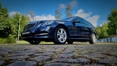Mercedes-Benz E 220 2010 - 17450 EUR, 226000 km - AUTO.MOTO.pt - 226000km - foto 4 de 24