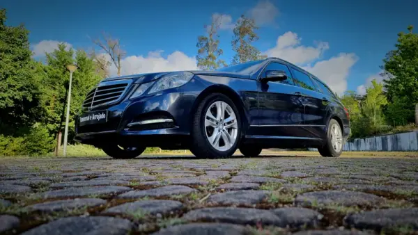 Mercedes-Benz E 220 2010 - 17450 EUR, 226000 km - AUTO.MOTO.pt - 226000km - foto 4 de 24