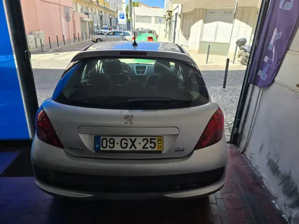 Peugeot 207 2008 - 3500 EUR, 130000 km - AUTO.MOTO.pt - 130000km - foto 5 de 17