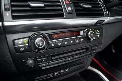 BMW X6 ActiveHybrid 2010 - 23990 EUR, 173745 km - AUTO.MOTO.pt - 173745km - foto 19 de 40