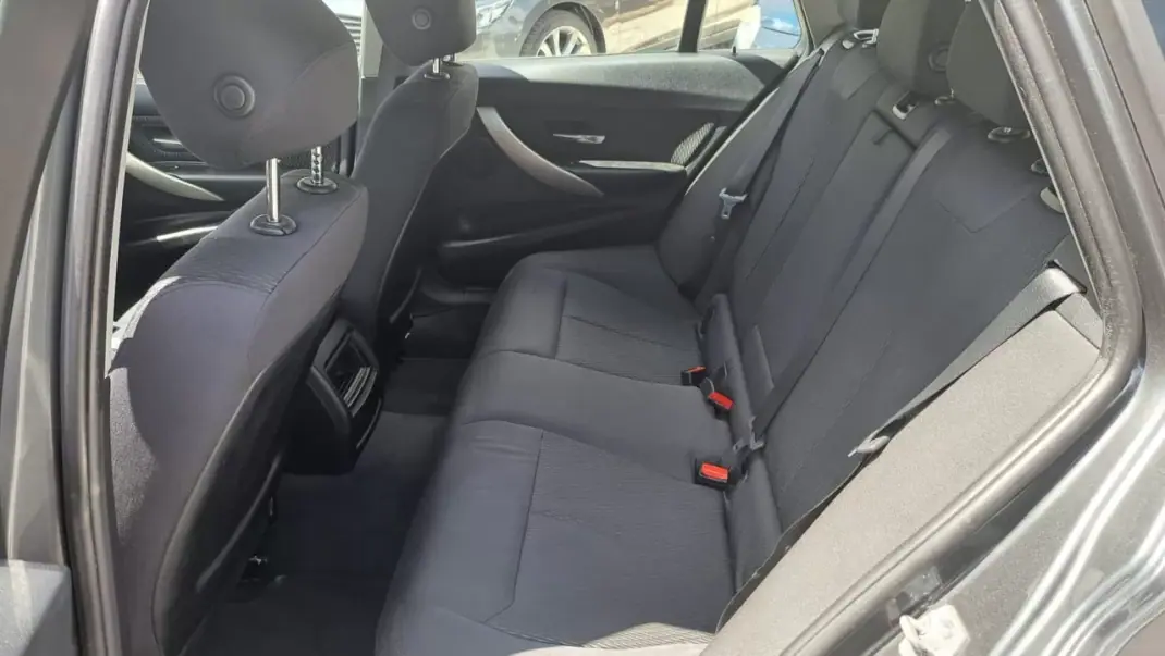 BMW 316 2014 - 13890 EUR, 173487 km - 173487km - foto 33 de 50