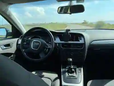 Audi A4 Avant 2010 - 8500 EUR, 216000 km - AUTO.MOTO.pt - 216000km - foto 4 de 6