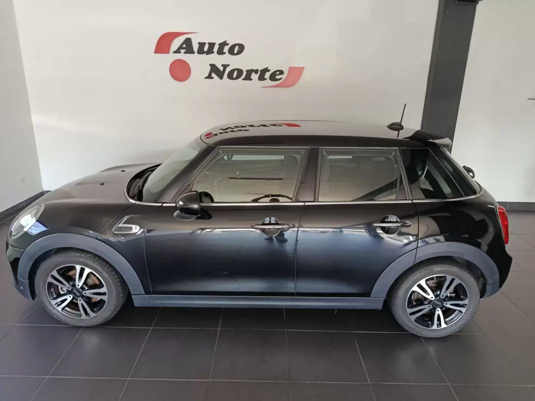 MINI Cooper 2019 - 16200 EUR, 80000 km - 80000km - foto 10 de 52
