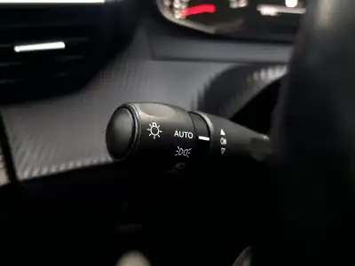 Peugeot 208 2020 - 17900 EUR, 94355 km - AUTO.MOTO.pt - 94355km - foto 16 de 23