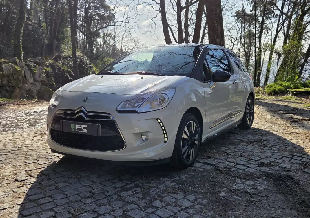 Citroën DS3 2015 - 9850 EUR, 185000 km - AUTO.MOTO.pt - 185000km - foto 4 de 19