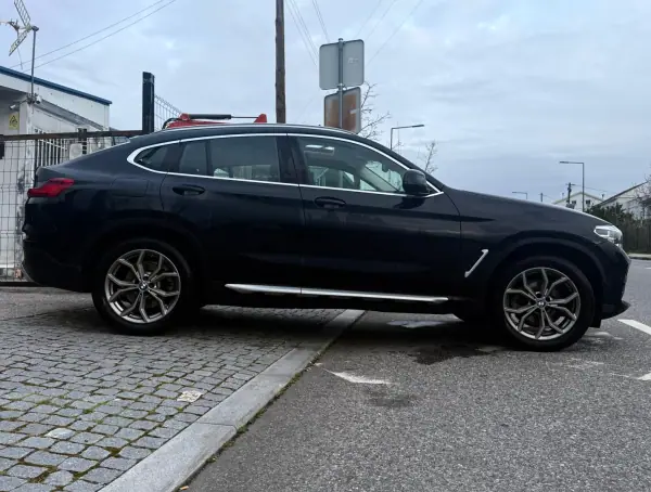 BMW X4 2021 - 45900 EUR, 110000 km - AUTO.MOTO.pt - 110000km - foto 4 de 30