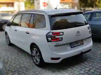 Citroën C4 Grand Picasso 2015 - 10500 EUR, 185000 km - AUTO.MOTO.pt - 185000km - foto 6 de 15