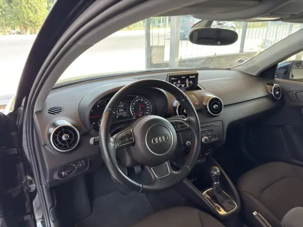 Audi A1 Sportback 2014 - 15750 EUR, 119146 km - 119146km - foto 13 de 26