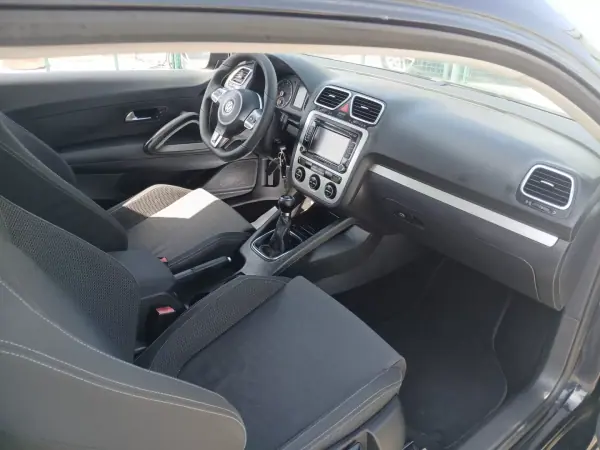 Volkswagen Scirocco 2009 - 8300 EUR, 188362 km - AUTO.MOTO.pt - 188362km - foto 23 de 26