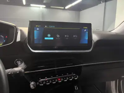 Peugeot e-2008 2020 - 18990 EUR, 50000 km - AUTO.MOTO.pt - 50000km - foto 24 de 51