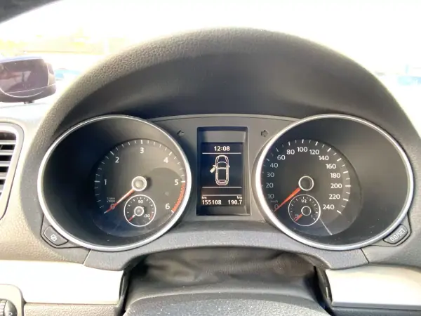 Volkswagen Golf Cabriolet 2012 - 12950 EUR, 155108 km - AUTO.MOTO.pt - 155108km - foto 8 de 13
