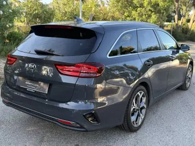 Kia Ceed SW 2018 - 12999 EUR, 120000 km - AUTO.MOTO.pt - 120000km - foto 10 de 17
