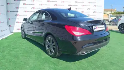 Mercedes-Benz CLA 220 2017 - 26900 EUR, 106416 km - AUTO.MOTO.pt - 106416km - foto 8 de 23