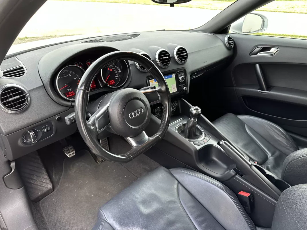 Audi TT Roadster 2007 - 16950 EUR, 132000 km - AUTO.MOTO.pt - 132000km - foto 6 de 10