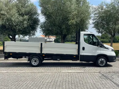 Iveco Daily 2022 - 33450 EUR, 154000 km - AUTO.MOTO.pt - 154000km - foto 5 de 37