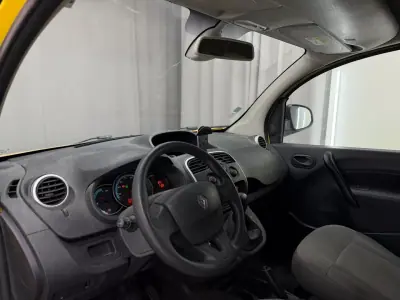 Renault Kangoo 2018 - 9500 EUR, 52400 km - AUTO.MOTO.pt - 52400km - foto 16 de 18