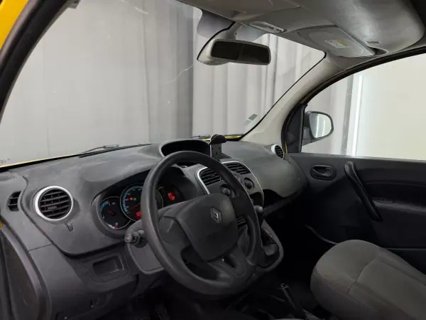 Renault Kangoo 2018 - 9500 EUR, 52400 km - AUTO.MOTO.pt - 52400km - foto 16 de 18