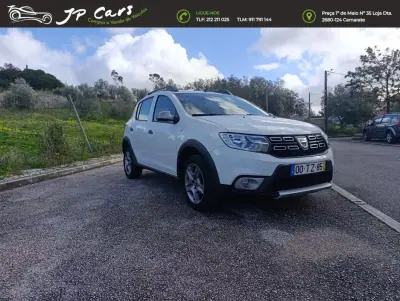 Dacia Sandero 2017 - 9750 EUR, 128440 km - AUTO.MOTO.pt - 128440km - foto 7 de 17