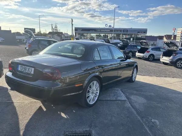 Jaguar S-Type 2004 - 11000 EUR, 298190 km - AUTO.MOTO.pt - 298190km - foto 5 de 10