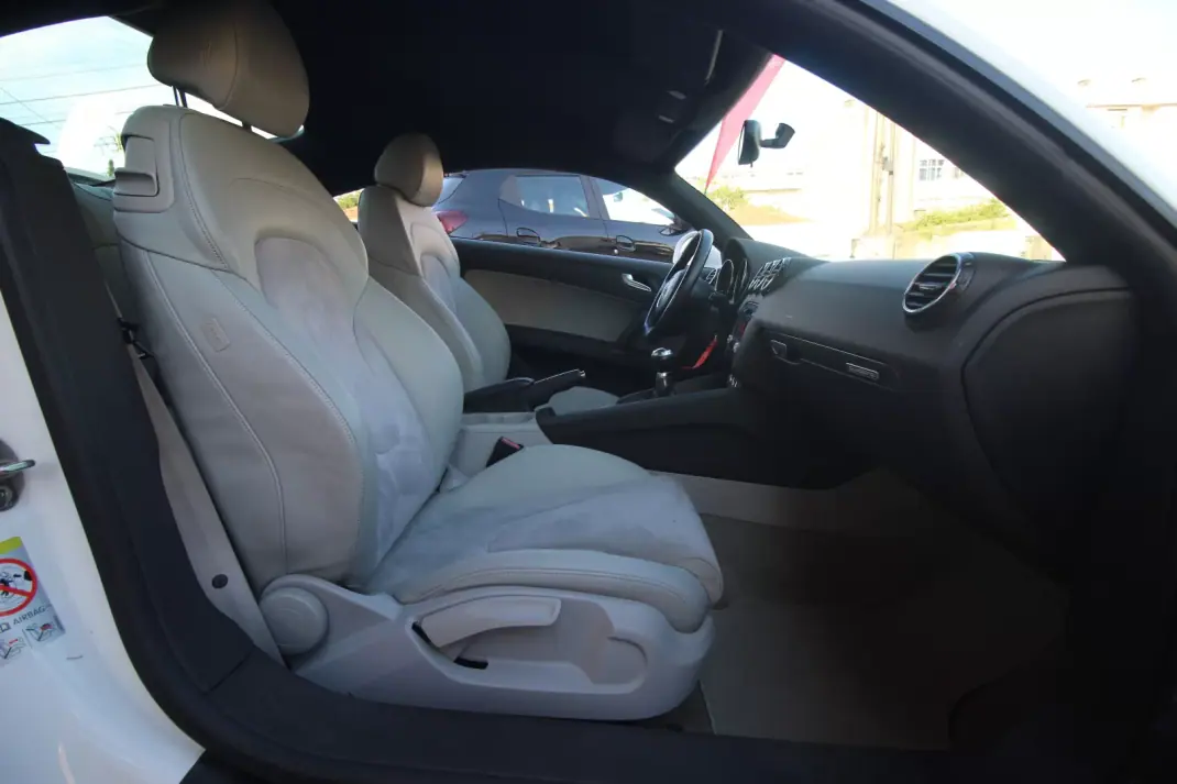 Audi TT Coupé 2014 - 16990 EUR, 211300 km - AUTO.MOTO.pt - 211300km - foto 20 de 22