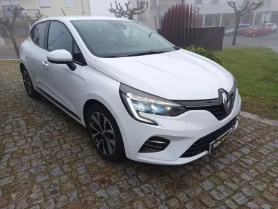 Renault Clio 2021 - 15990 EUR, 96189 km - AUTO.MOTO.pt - 96189km - foto 3 de 13