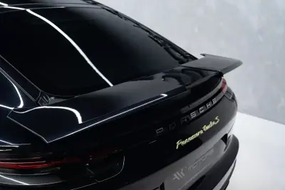 Porsche Panamera 2017 - 91950 EUR, 67458 km - AUTO.MOTO.pt - 67458km - foto 16 de 60